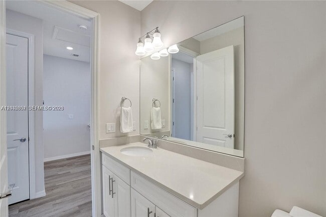 Building Photo - 5140 Eucalyptus Dr