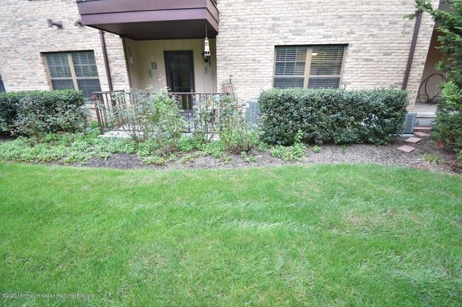 Building Photo - 1304 Wellington Pl