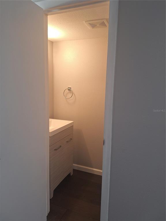 Building Photo - 3583 Whispering Oaks Ln