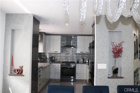 Building Photo - 9419 Via Patricia