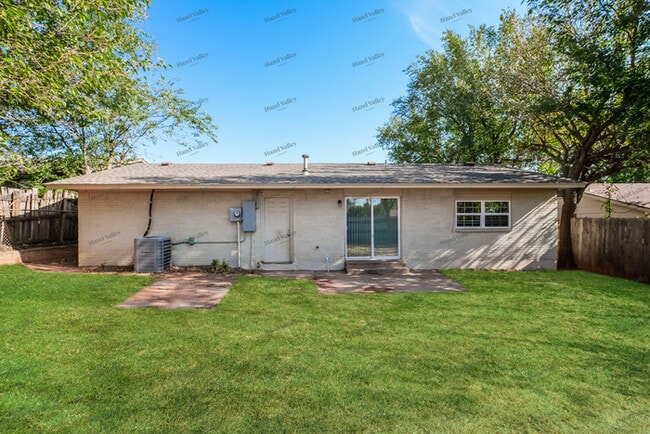 Building Photo - 2712 SE 50th St
