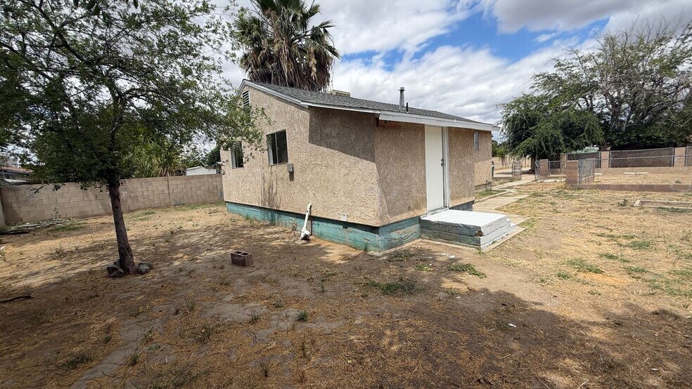 Building Photo - 113 1/2 Harris Drive, Rear House