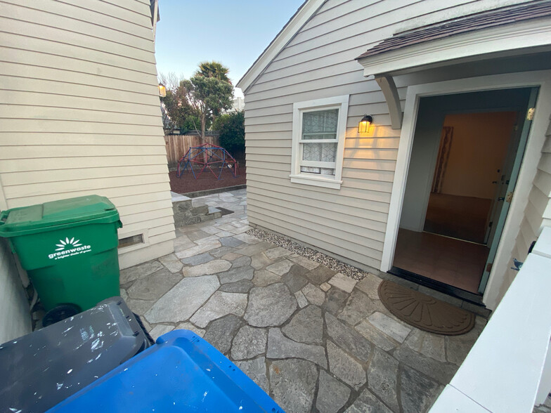 Back gate and back unit separate entrance - 1005 Del Monte Blvd