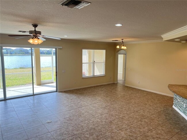 Building Photo - 5753 Hydrangea Cir