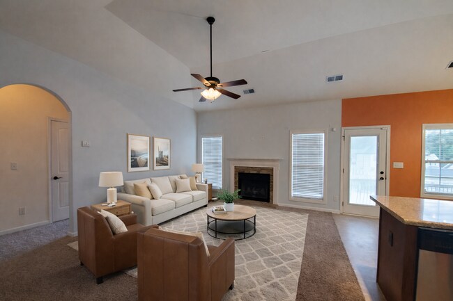 Building Photo - 3 bedroom 2 bath Gem in Hidden Springs Subdivision