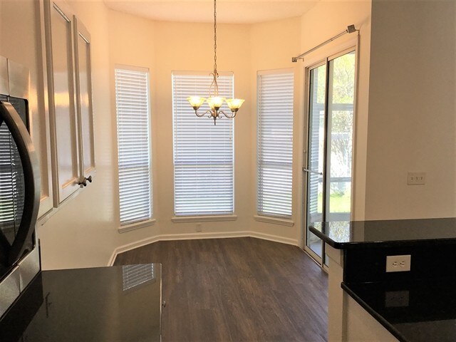 Building Photo - 125 Whisper Ridge Dr