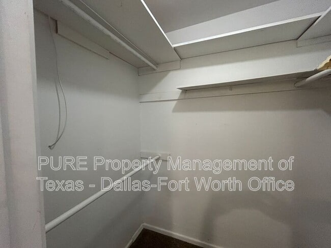 Building Photo - 8913 Sirocka Dr