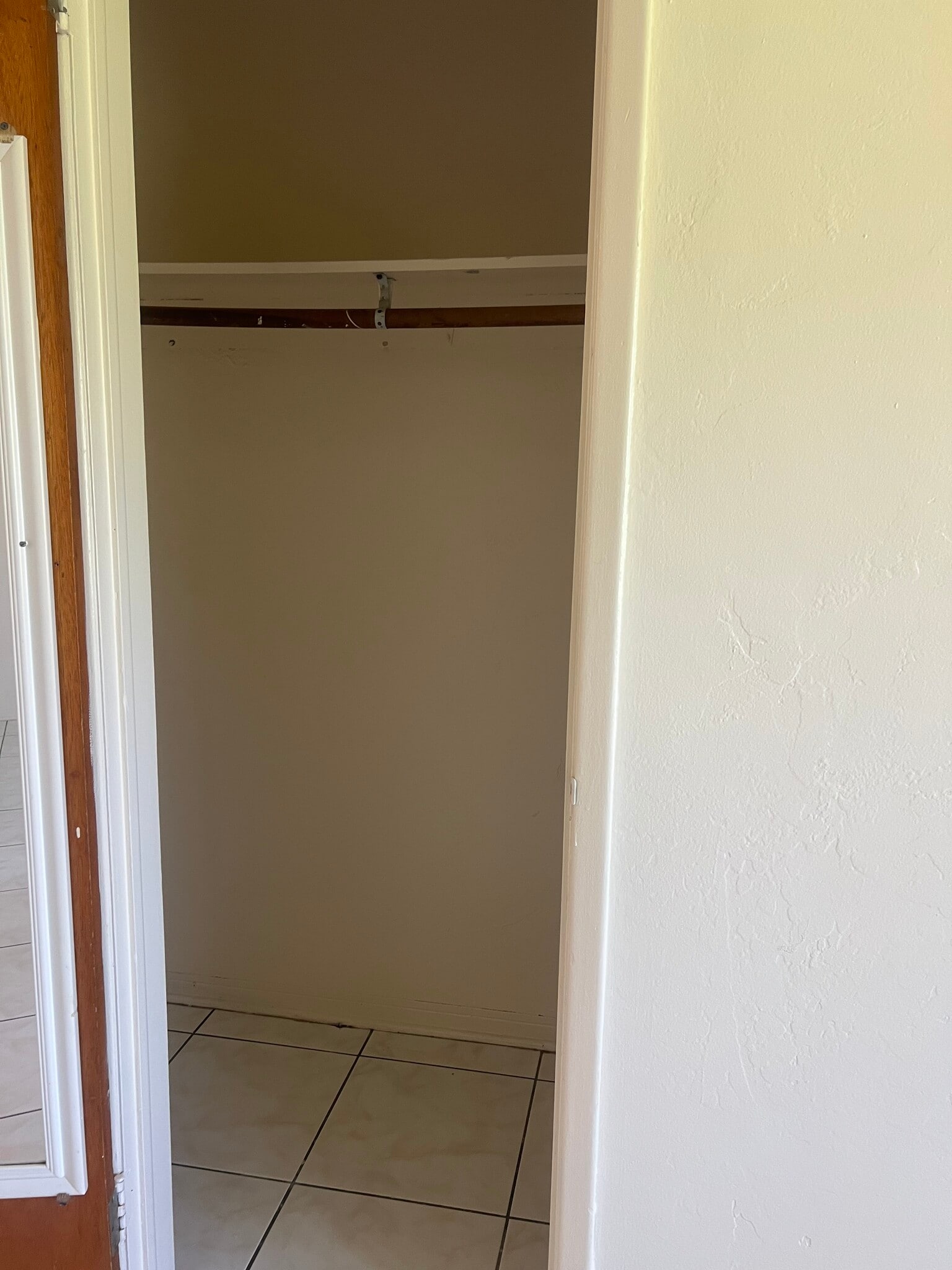 Building Photo - 525 NE 150th St