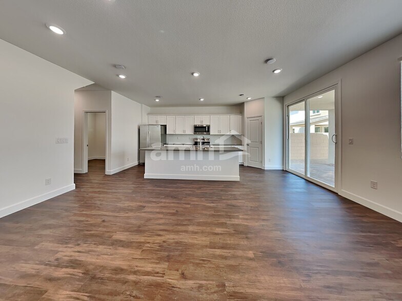 Building Photo - 8886 Tiger Tooth Ave