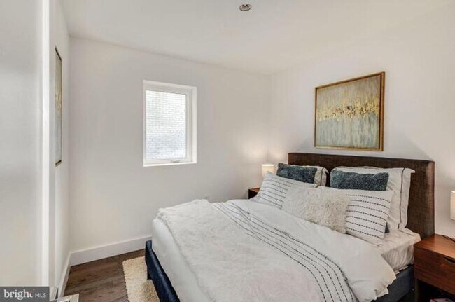 Building Photo - Columbia Heights 2BR 2BA w/Parking & Private Patio Garden