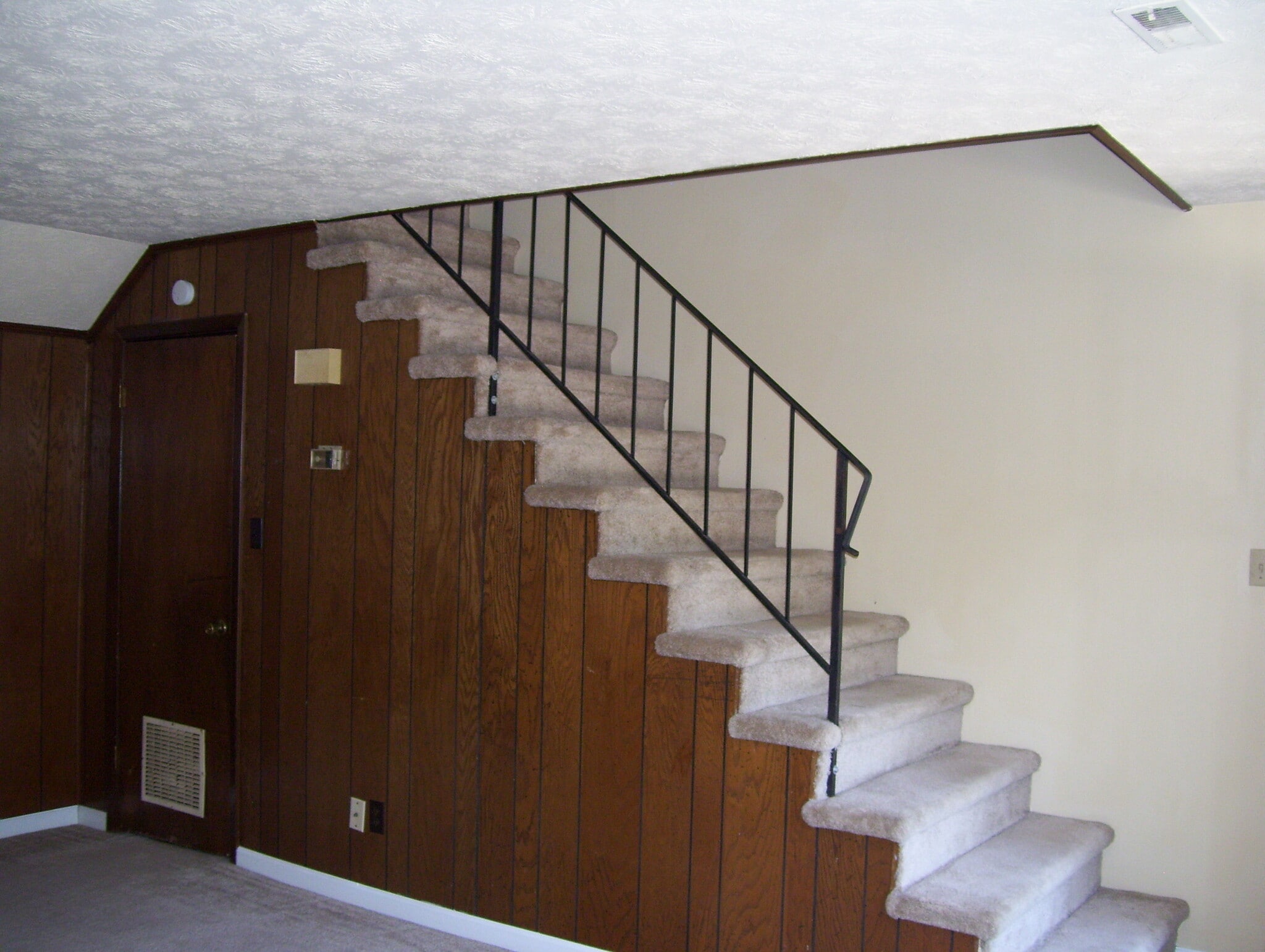 Building Photo - 925 McArthur Rd