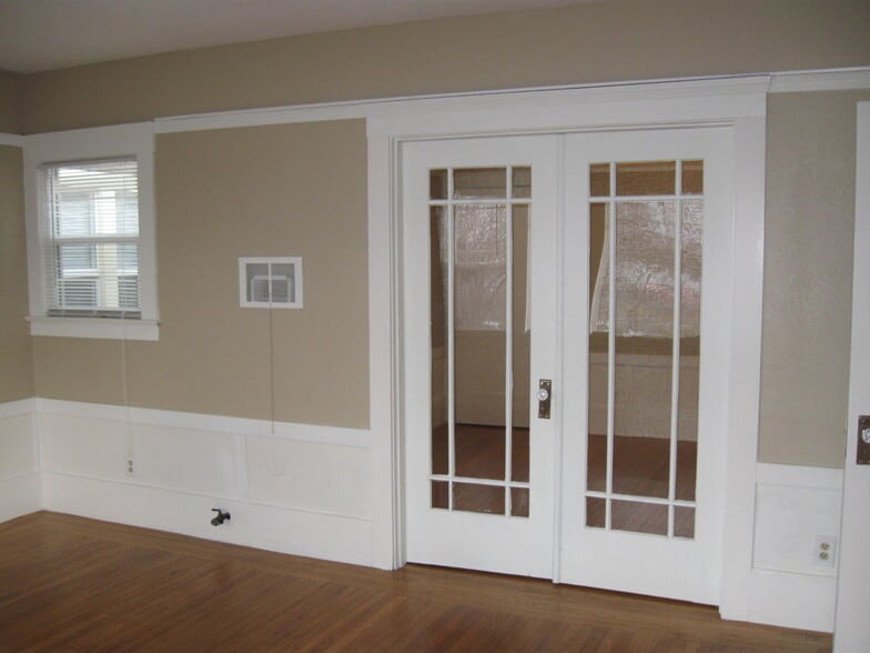 Building Photo - 2316 Brooks Ave