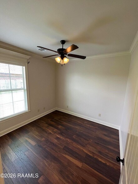 Building Photo - 204 Crenshaw Dr