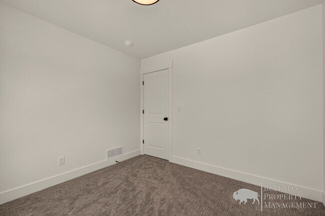 Building Photo - 670 S 2315 W