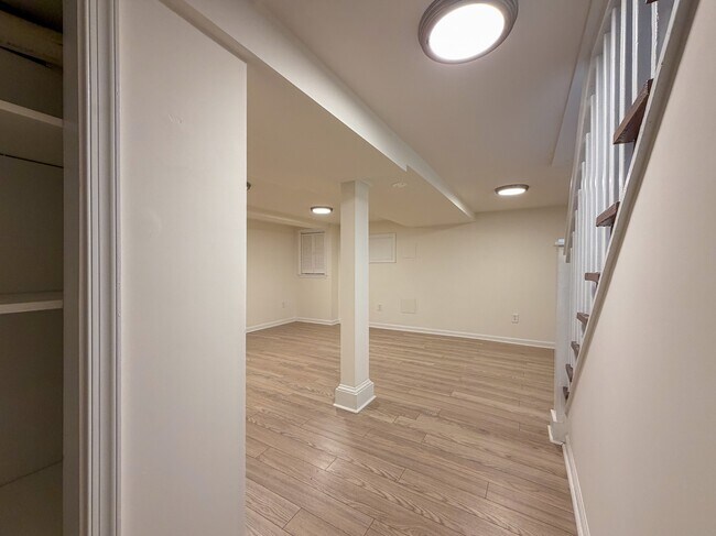 Building Photo - 1226 Jefferson St NW