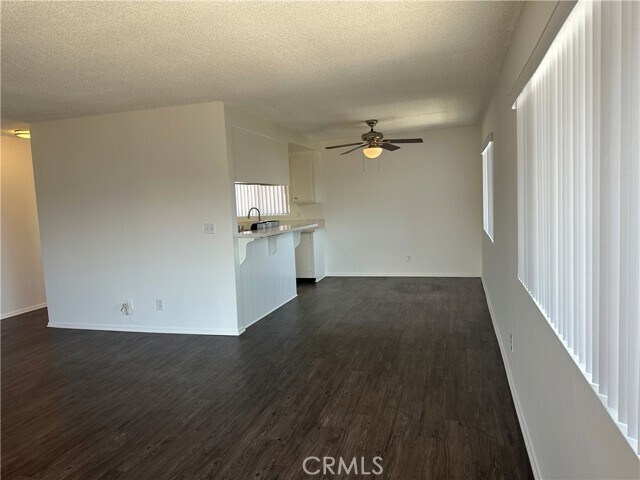 Building Photo - 939 S Cabrillo Ave