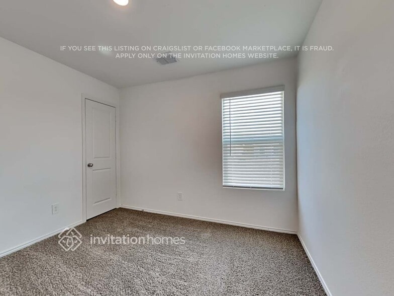 Building Photo - 3223 Crestone Dr