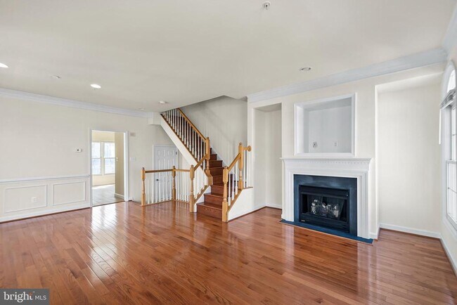 Building Photo - 8831 Ashgrove House Ln