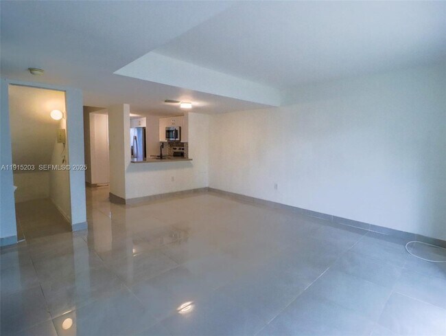 Building Photo - 14010 NE 3rd Ct