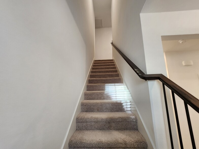 STAIRS TO LEVEL 2 - 634 Redwood Way