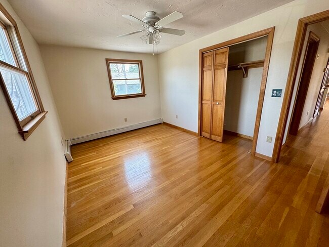 Building Photo - 15 Curlew St