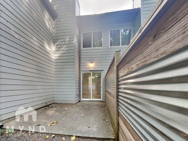 Building Photo - 6489 Parton Ct