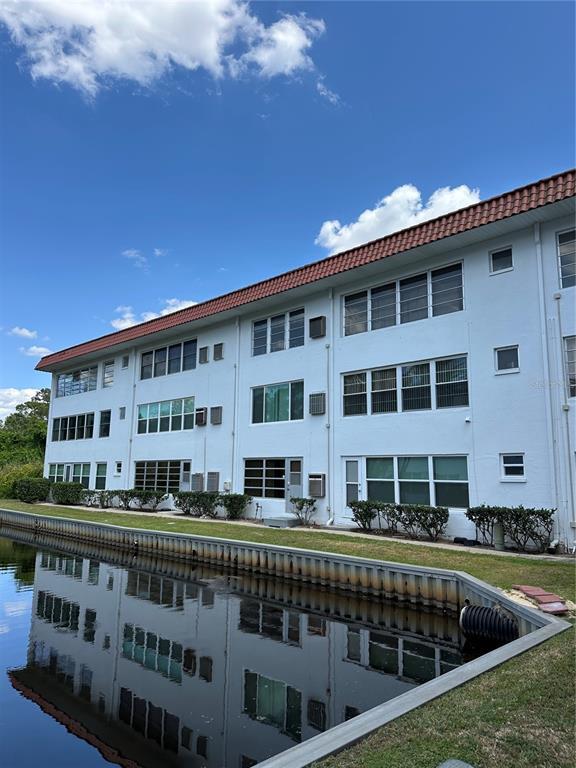 Building Photo - 100 El Camino Dr