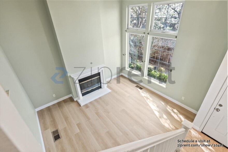 Building Photo - 1017 Keeble Ct