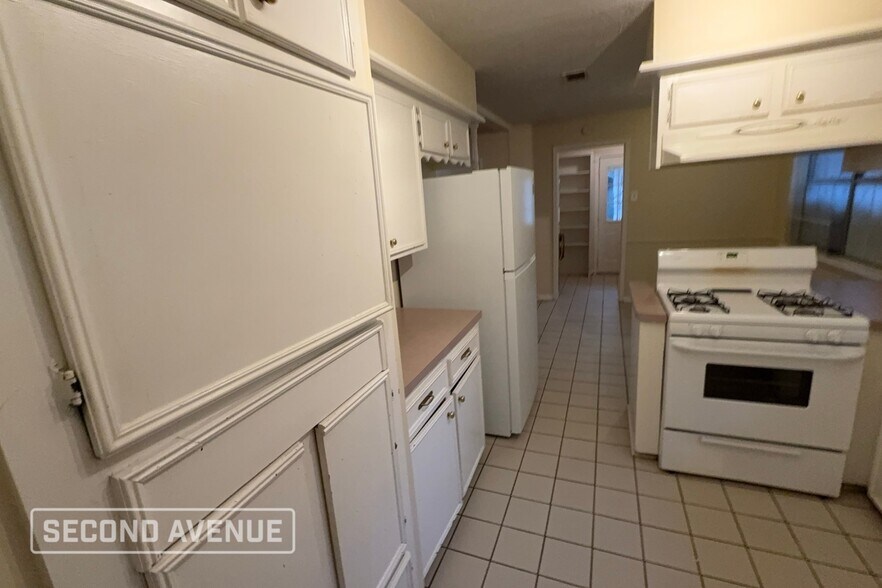 Building Photo - 2542 Anzalone Dr