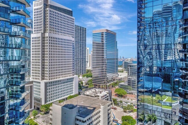 Building Photo - 801 S Miami Ave