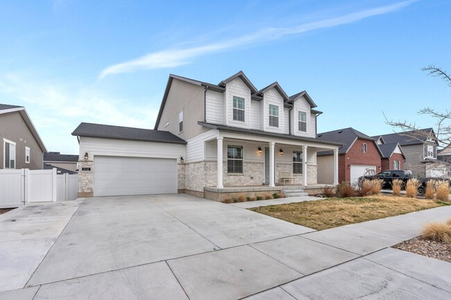 Building Photo - Stunning 5 Bedroom Herriman Home with Mode...