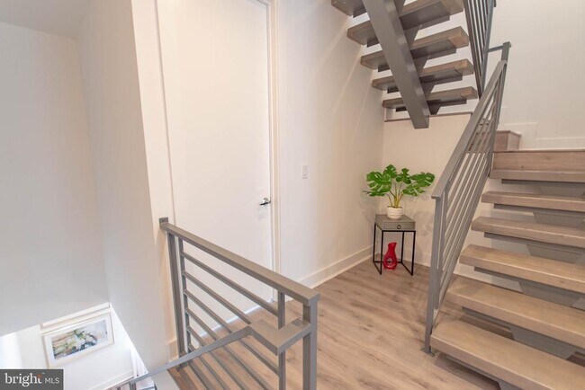 Building Photo - 105 Olive St