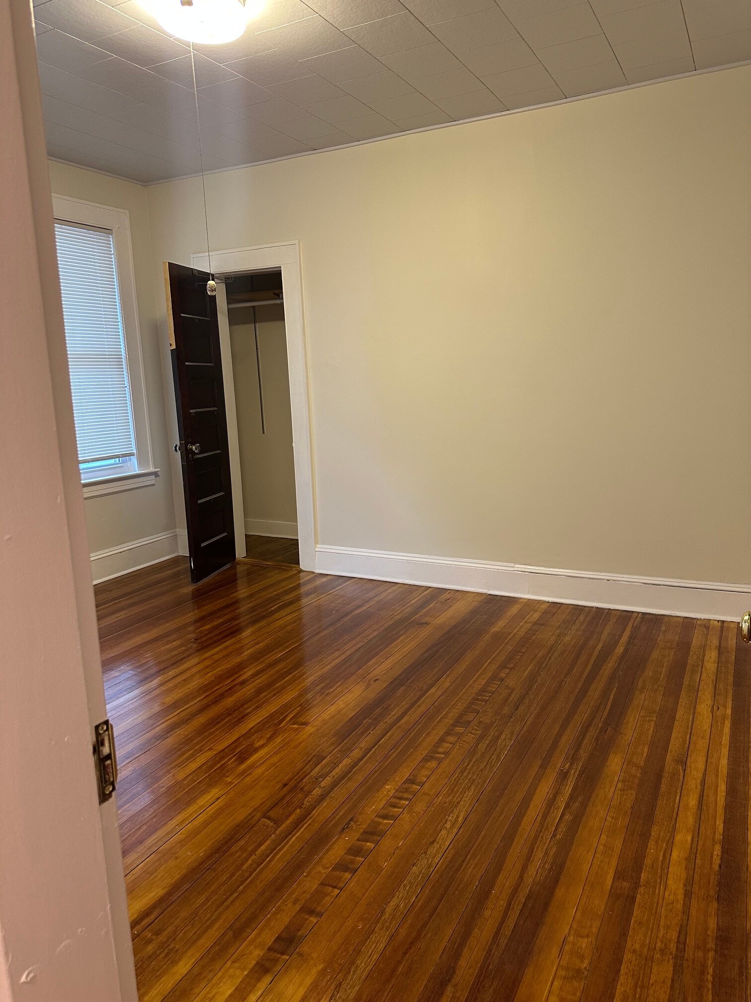 badroom - 368 Seaview Ave