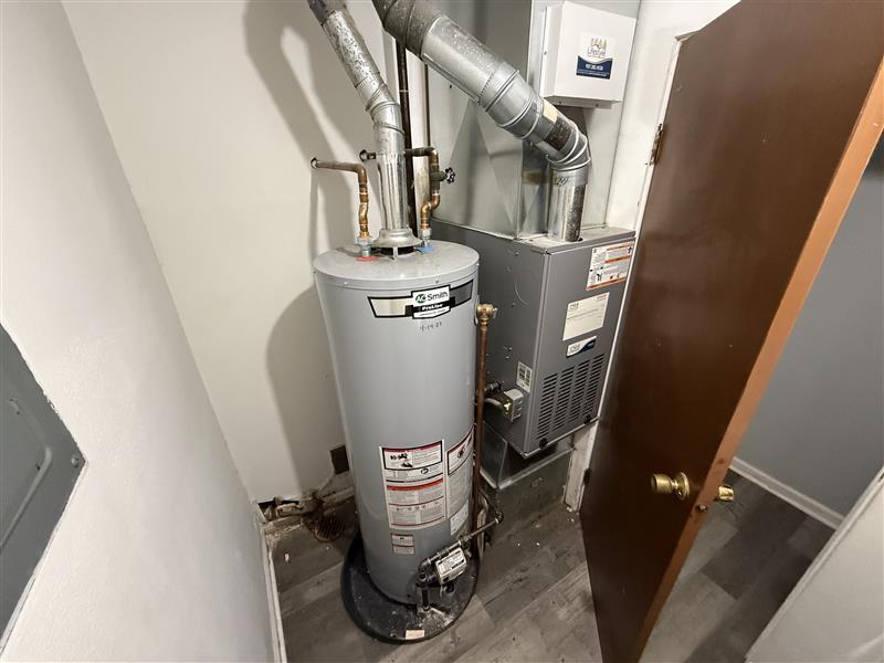 Laundry - 907 La Tourrette Ct