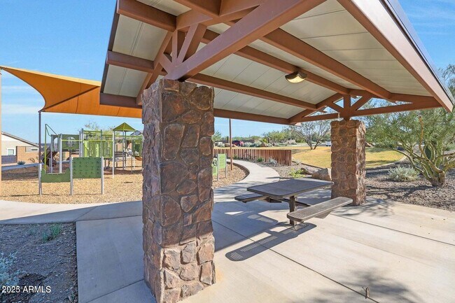 Building Photo - 4347 W Bradshaw Creek Ln