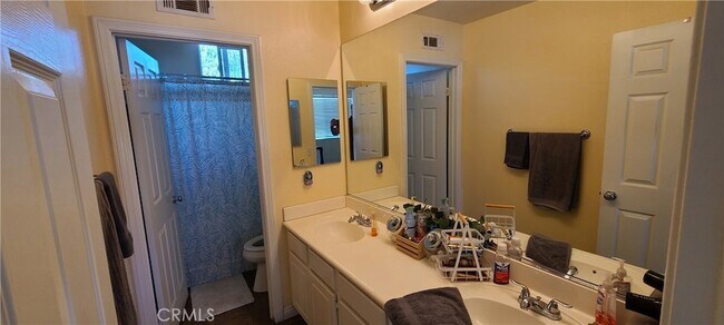Building Photo - 1026 McCall Dr