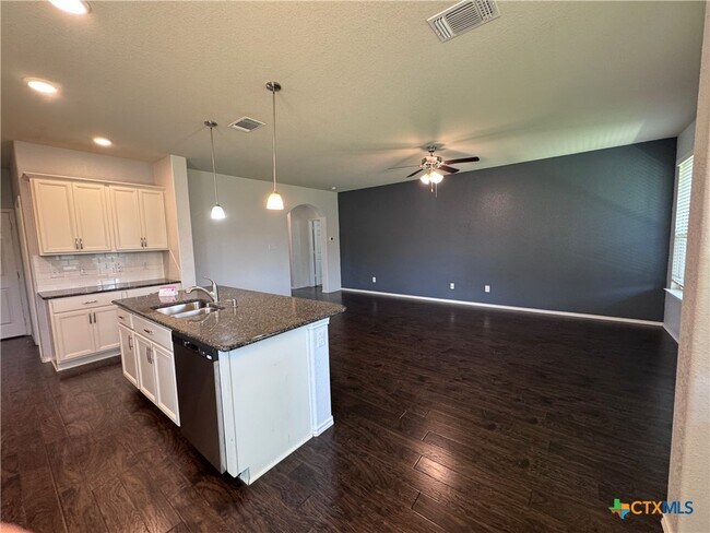 Building Photo - 1310 Stonewall Ridge
