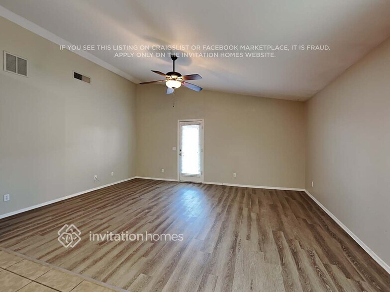 Building Photo - 2752 W Grenadine Rd