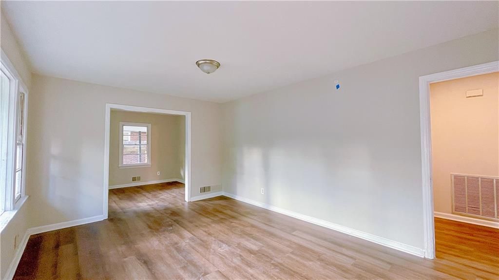 Building Photo - 2744 Fairlane Dr SE