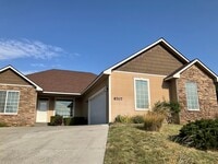 Building Photo - 8707 MacLaren Ave