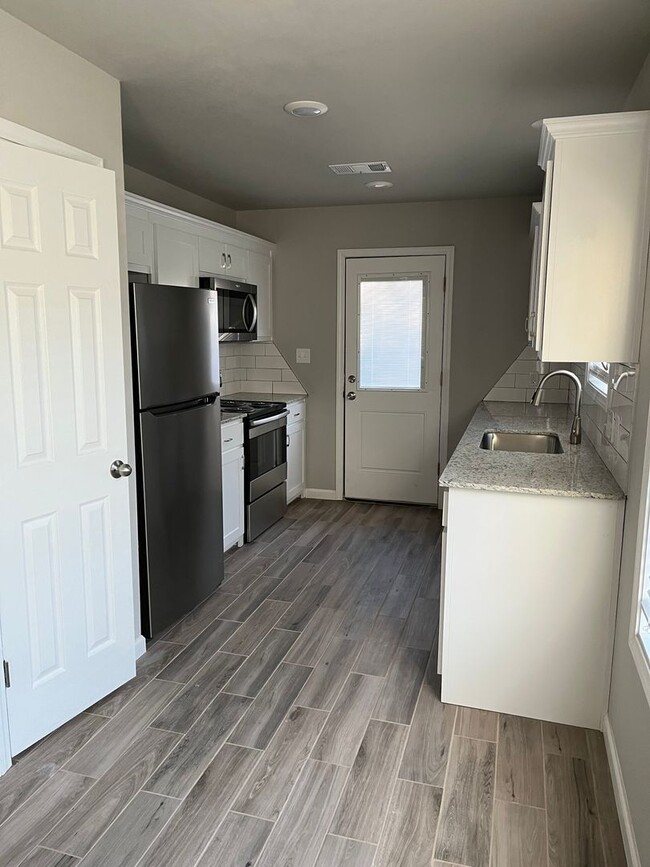 Building Photo - NEW CONSTRUCTION 3 bed 2 bath duplex