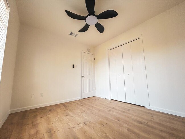 Building Photo - 1815 Gracy Farms Ln