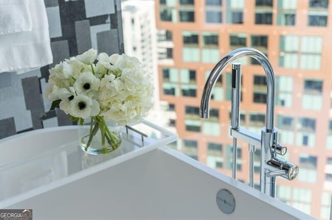 Building Photo - 1065 Peachtree St NE