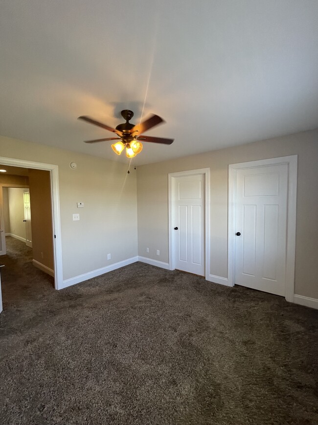 Building Photo - 219 Capstone Dr