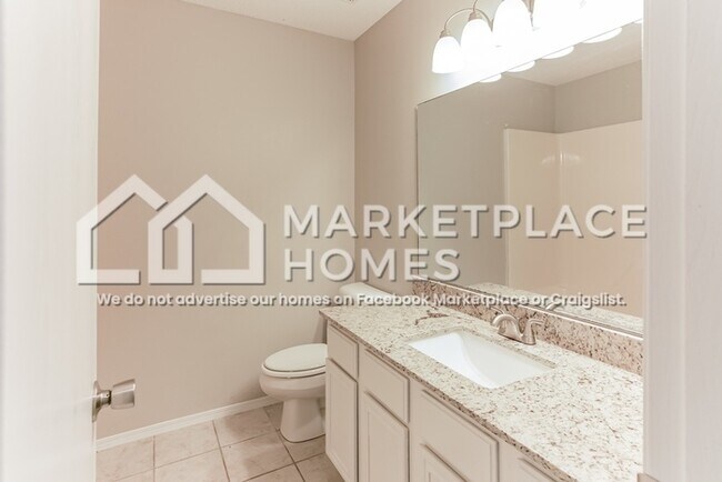 Building Photo - 490 Aster Ave