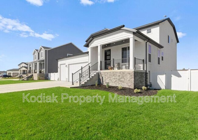 Building Photo - 127 N 4450 W