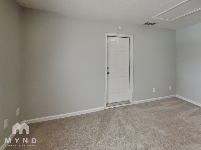 Building Photo - 140 Pebble Ridge Dr