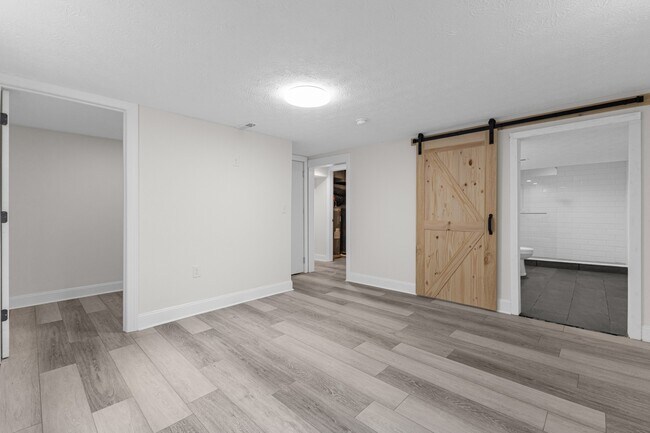 Walk in Closet - 564 W 2nd Ave