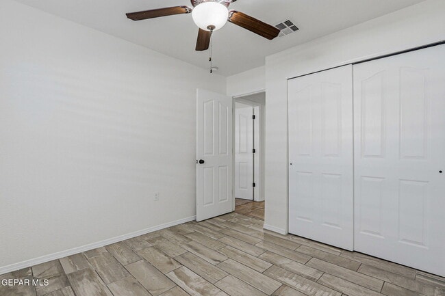 Building Photo - 14350 S Cave Ave