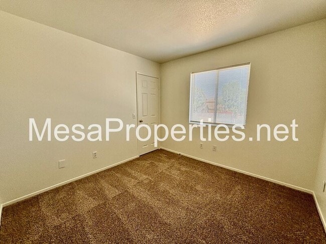 Building Photo - 15083 Brown Ln